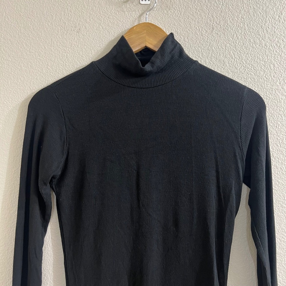 Brandy Melville Ribbed Turtleneck Top Black Long Sleeve One Size Minimalist - Picture 3 of 8
